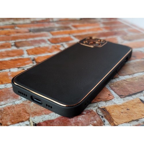 Чехол для iPhone 13, имитация кожи черный/золото усиленный, противоударный с защитой экрана и камеры